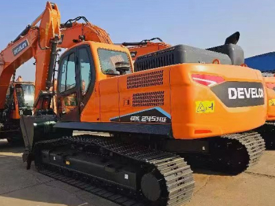 Гусеничный экскаватор