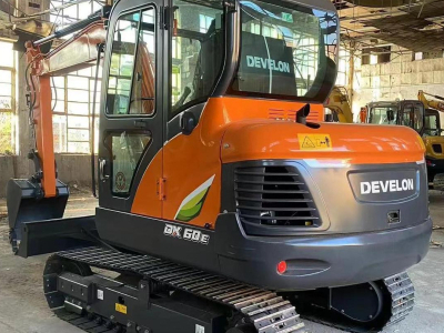 Поставщик гусеничных экскаваторов