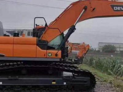 Гусеничный экскаватор