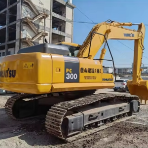 Komatsu PC300-7 Excavator Rear and Side Profile